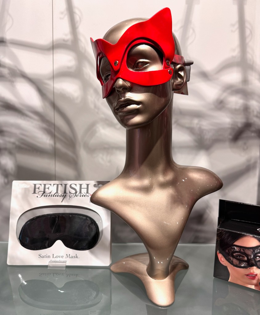 Fun Store: Masken-Display